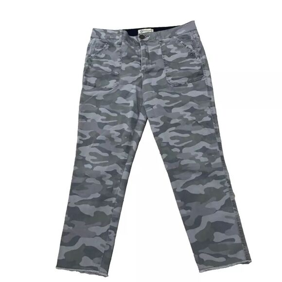 Democracy Denim - DEMOCRACY AB Technology Jeans Women 14 Camo Green Studded Capri Raw Hem